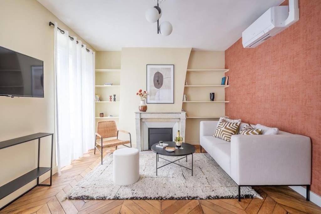 2#two Bedrooms#champs Elysees#arc De Triomphe#ac Paris